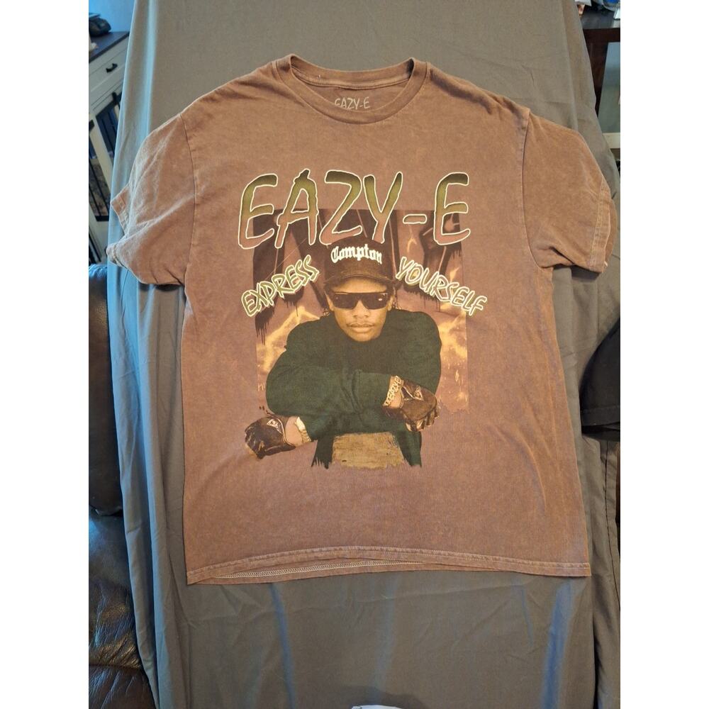 Easy E Tee Shirt Graphic Crew Neck Short Sleeve Express Yourself Brown Size M